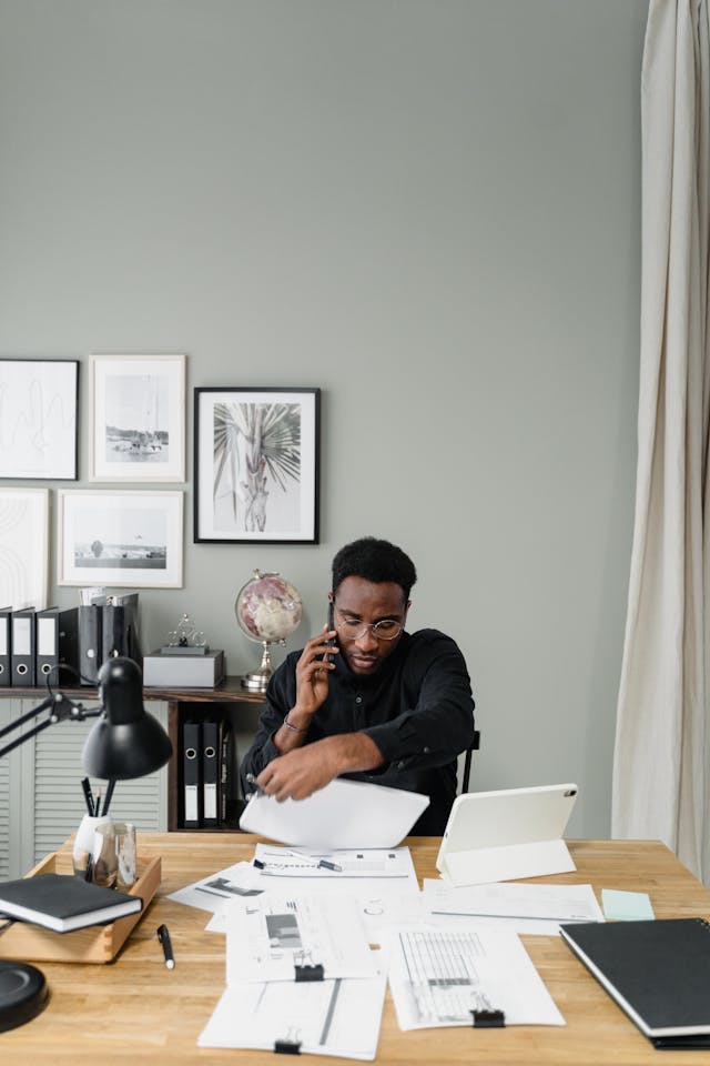 Virtual assistants working remotely providing online accounting services